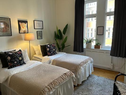 Stockholm Loft Haven 3 Beds In A 1- Bedroom Gem - 917 Bagian luar foto