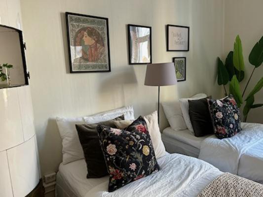 Stockholm Loft Haven 3 Beds In A 1- Bedroom Gem - 917 Bagian luar foto