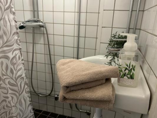 Stockholm Loft Haven 3 Beds In A 1- Bedroom Gem - 917 Bagian luar foto